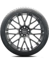 MOMO Outrun M3 255/35R18 94Y