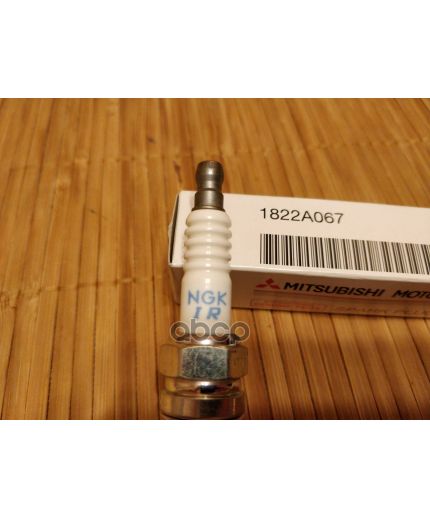 MITSUBISHI Свеча зажигания