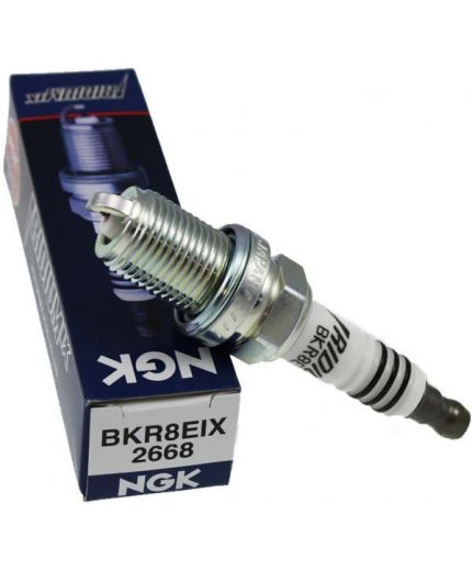 NGK Свеча зажигания