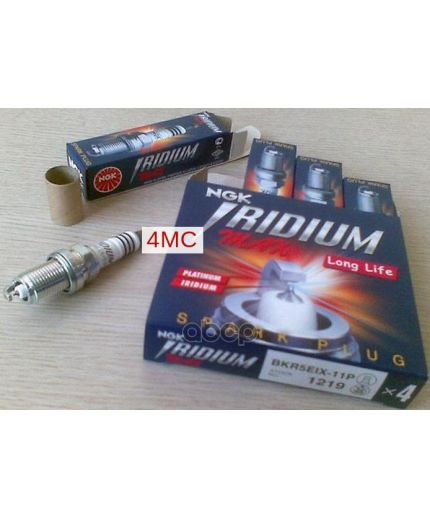 NGK Свеча зажигания