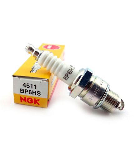 NGK Свеча зажигания