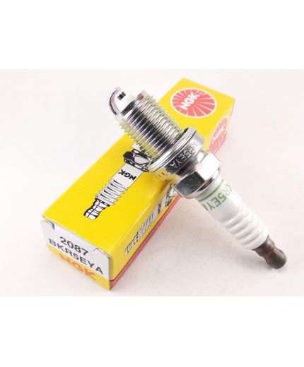 NGK Свеча зажигания