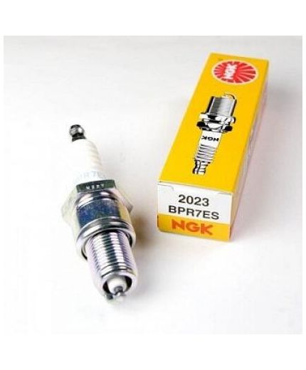 NGK Свеча зажигания