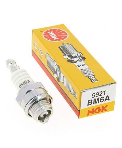 NGK Свеча зажигания