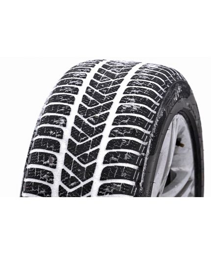 PIRELLI Winter Sottozero 3 245/45R19 102V (run-flat)
