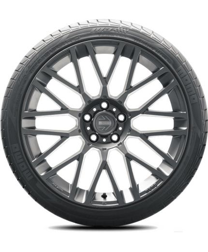 MOMO Outrun M3 255/35R18 94Y