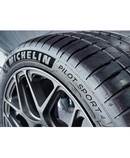 MICHELIN Pilot Sport 4 255/45R19 104Y