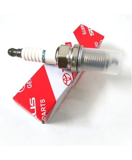 TOYOTA Свеча зажигания