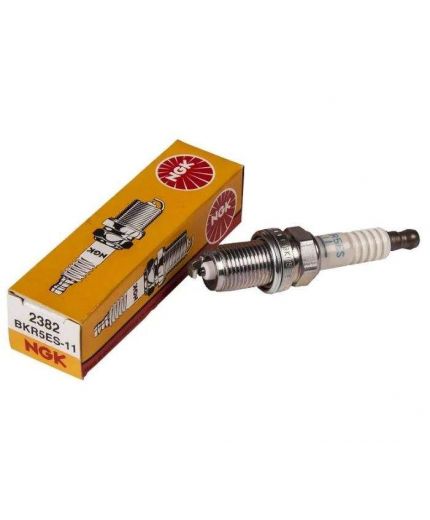 NGK Свеча зажигания