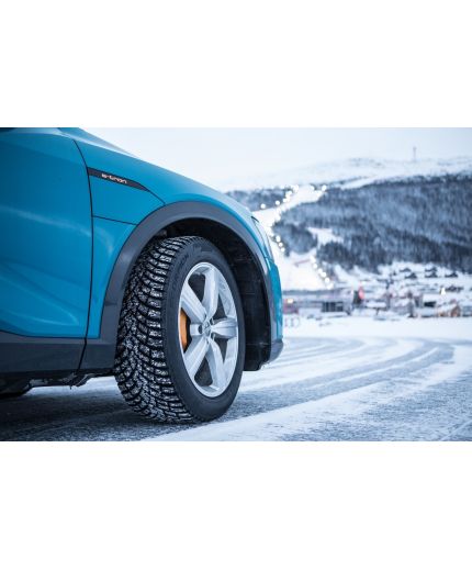 PIRELLI Scorpion Ice Zero 2 235/55R18 104H Фото 2