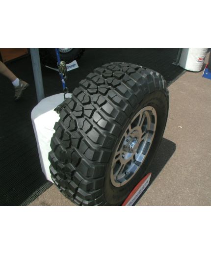 BFGoodrich Mud-Terrain T/A KM2 235/70R16 104/101Q Фото 4