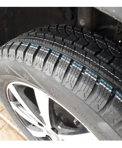 HI FLY Win-Turi 212 245/40R18 98V