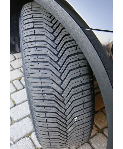 MICHELIN CrossClimate SUV 235/55R18 104V Фото 3