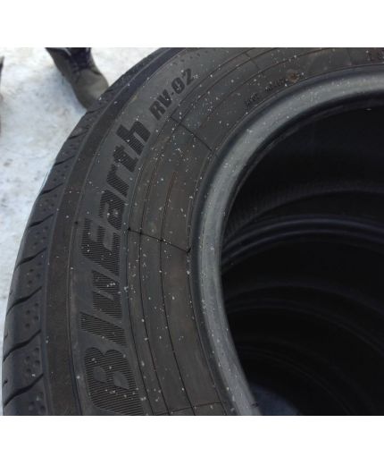 YOKOHAMA BluEarth RV-02 225/60R17 99H Фото 3