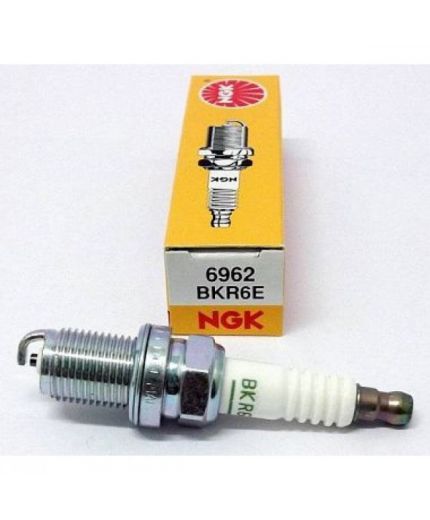 NGK Свеча зажигания