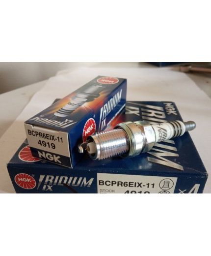 NGK Свеча зажигания