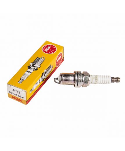 NGK Свеча зажигания