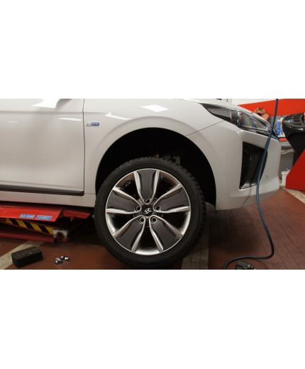 BRIDGESTONE Blizzak LM005 195/55R16 91H (run-flat) Фото 13