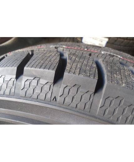 KUMHO Wintercraft SUV Ice WS51 235/65R17 108T Фото 12