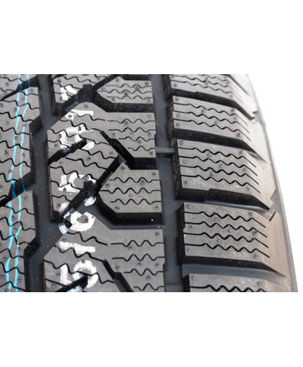 KUMHO I'Zen RV KC15 275/40R20 106W Фото 11