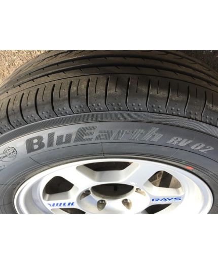 YOKOHAMA BluEarth RV-02 225/60R17 99H Фото 4