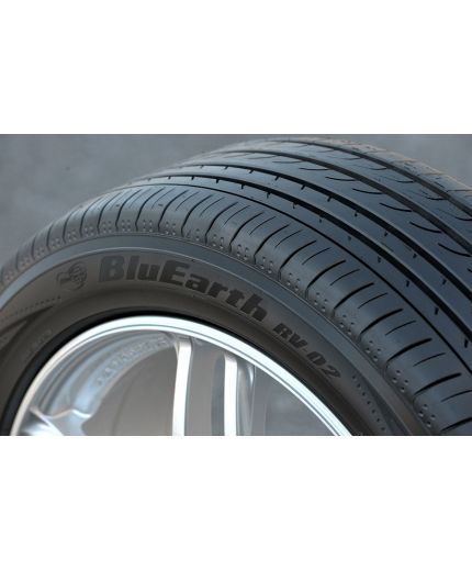 YOKOHAMA BluEarth RV-02 225/60R18 100V